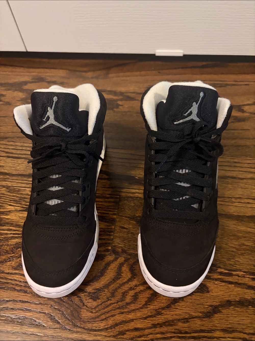 Air Jordan 5 Retro Black/Cool Grey/ White Sneakers Youth Size 4.5 - Picture 5 of 7